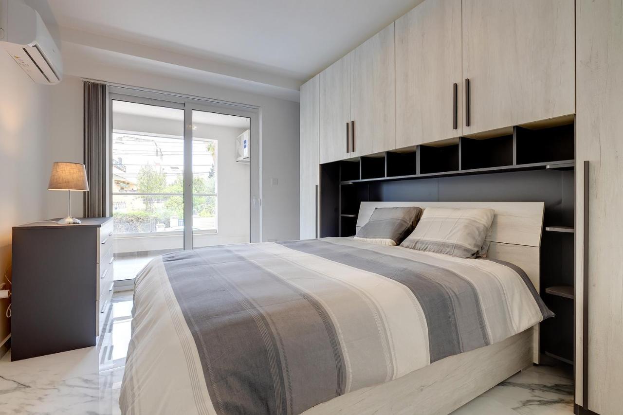 Modern Apartment Steps To St George'S Bay Saint Julian's ภายนอก รูปภาพ
